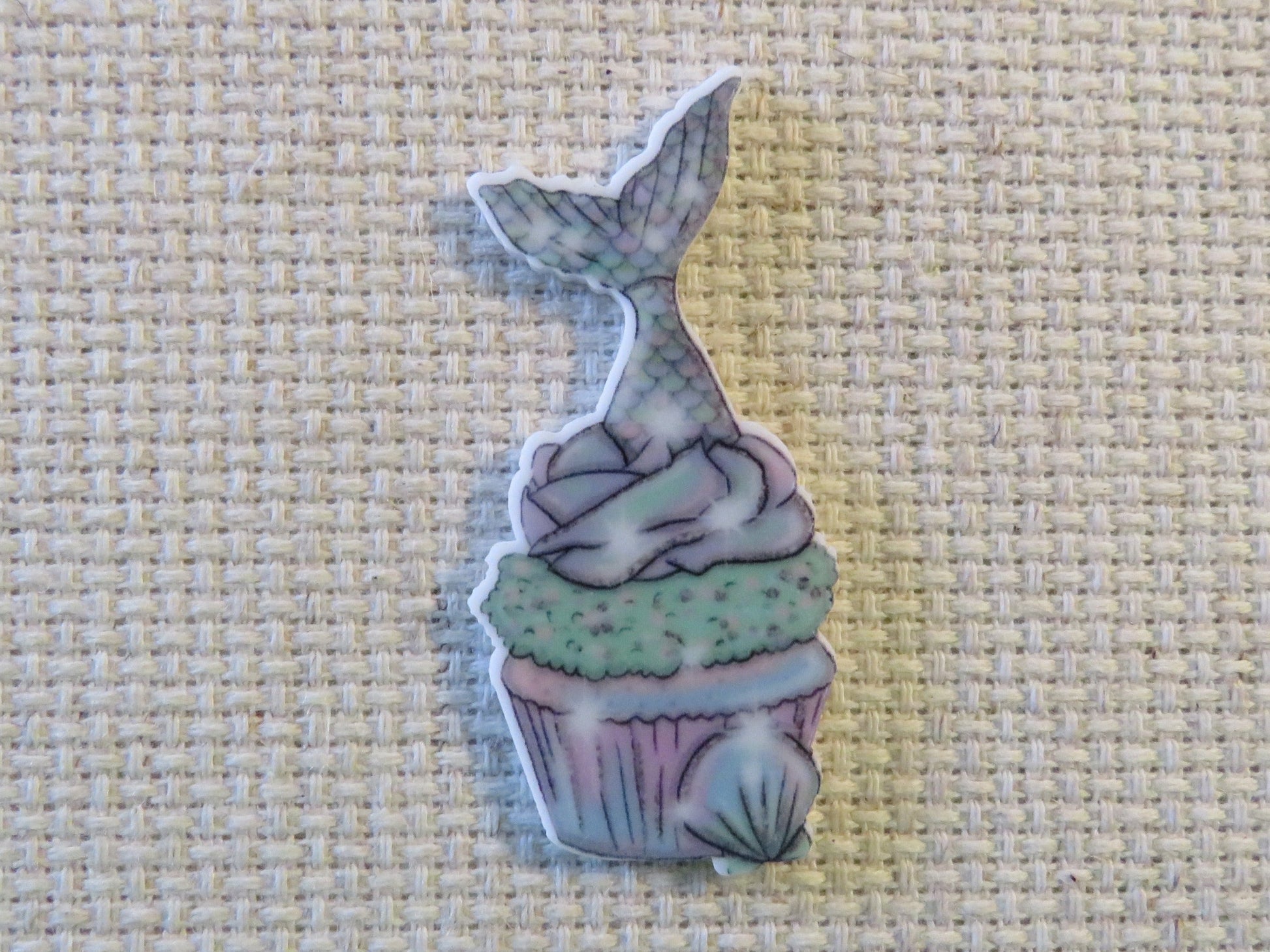 First view of Mermaid Tail Cupcake Needle Minder.