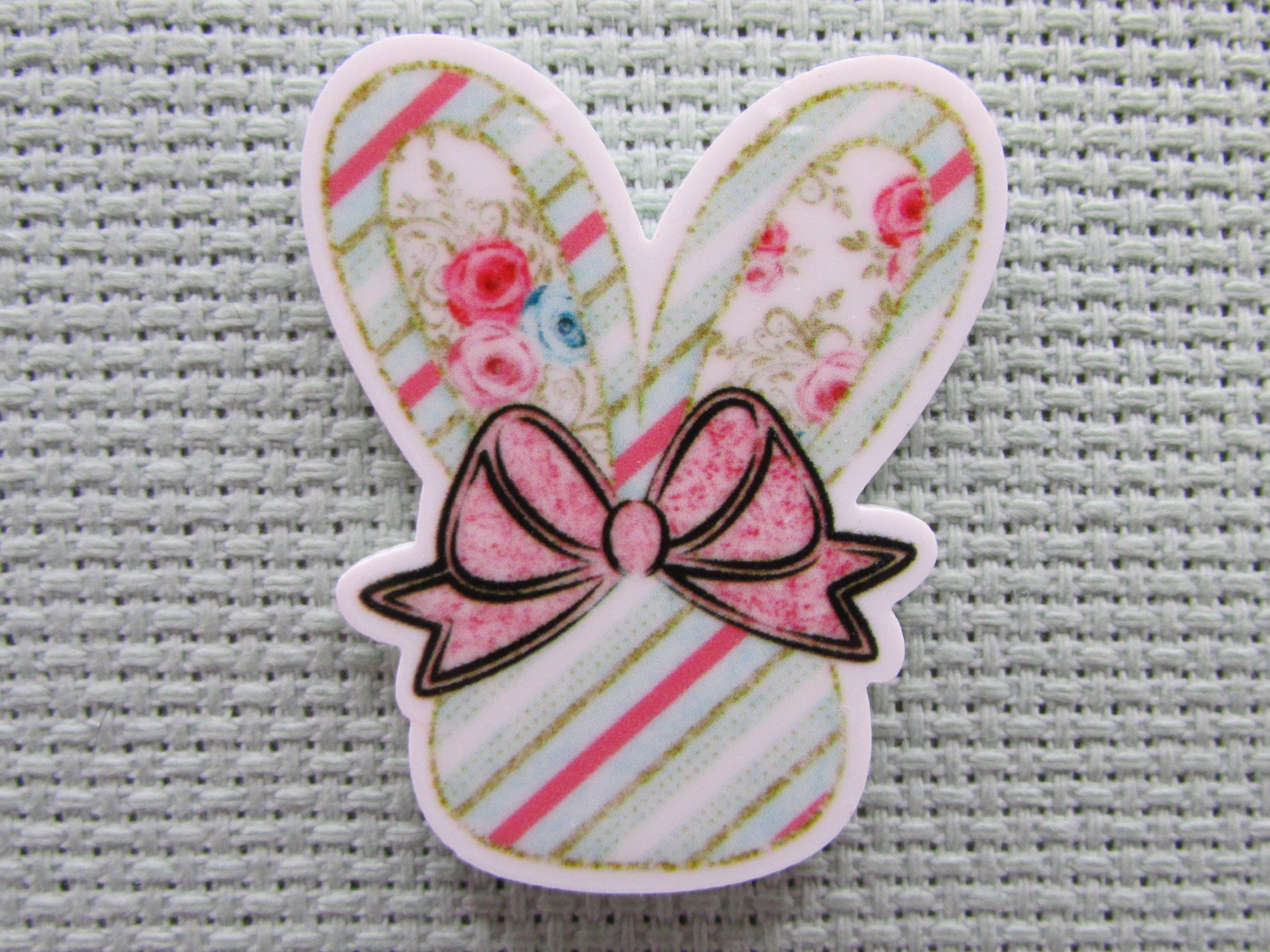 First view of the Pastel Colored Bunny Head Needle Minder