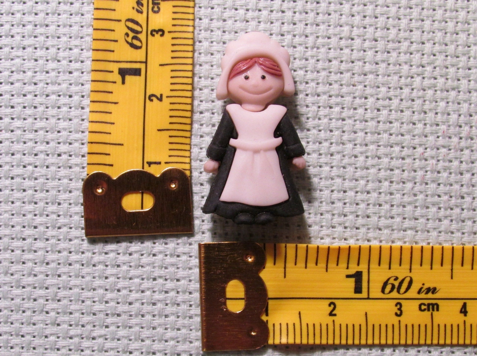 Fourth view of the Boy or Girl Pilgrim Needle Minder